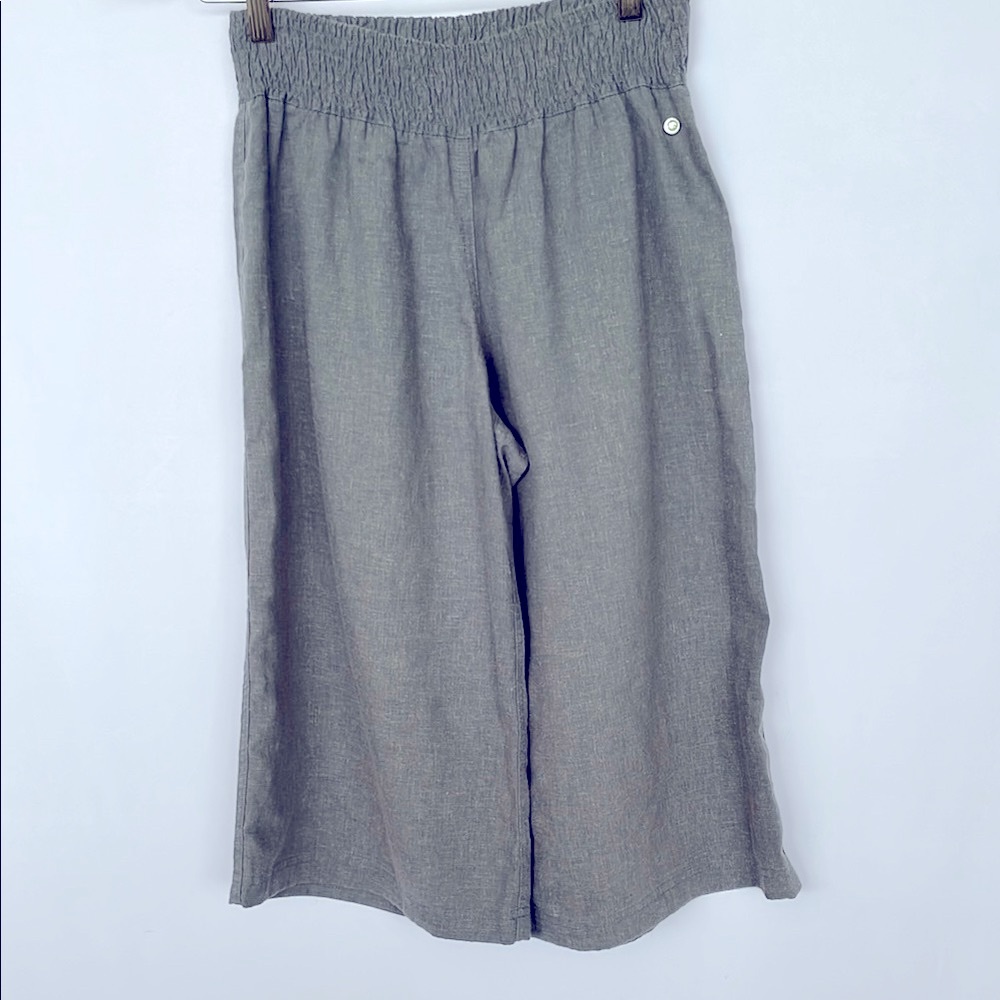 Oqoqo/Lululemon Summer Gray Lightweight Wide-leg Capri’s Size 8